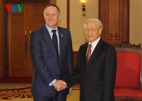 Party leader receives New Zealand PM John Key - ảnh 1